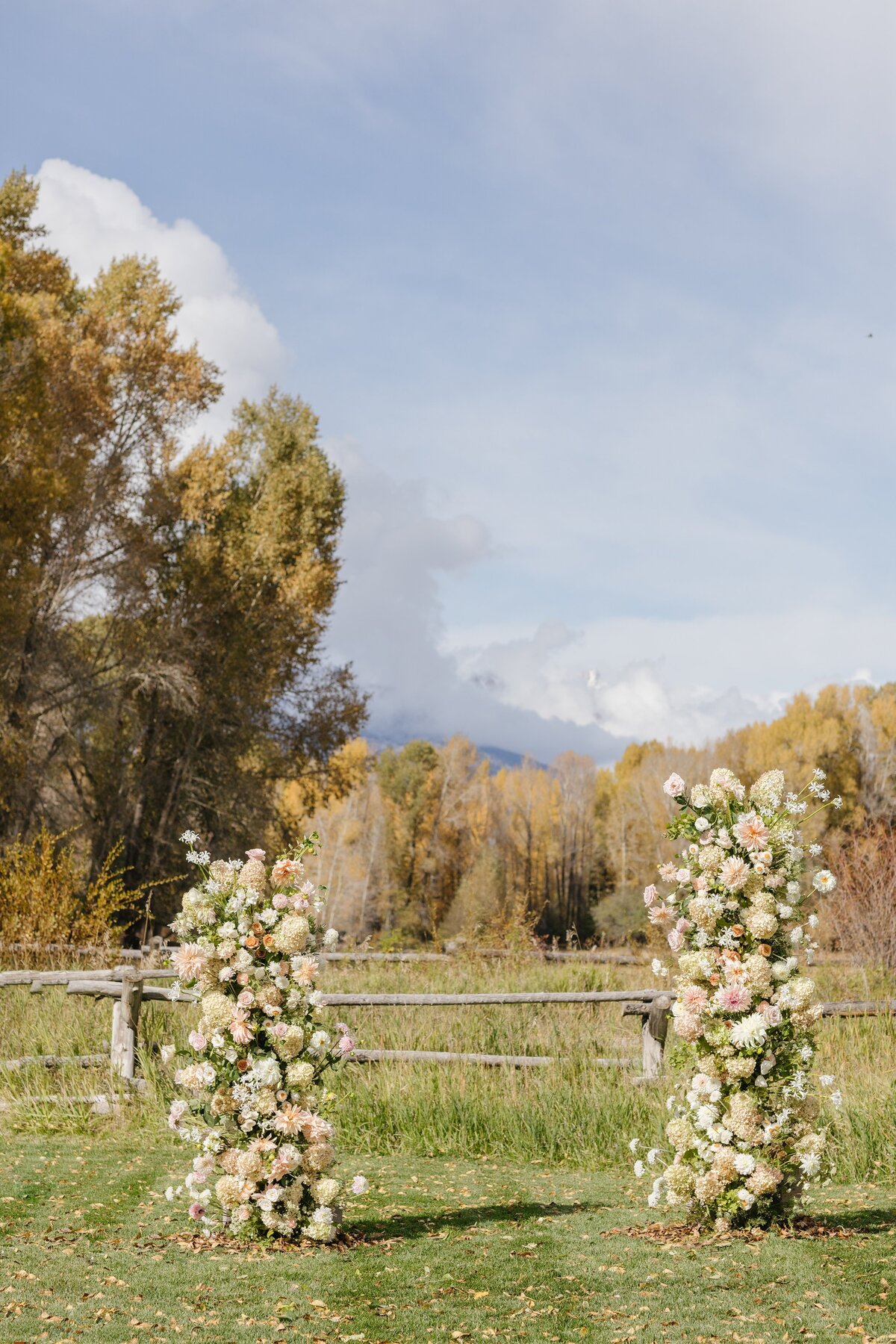 unique-destination-wedding-locations-US scenic back drop for domestic destination wedding