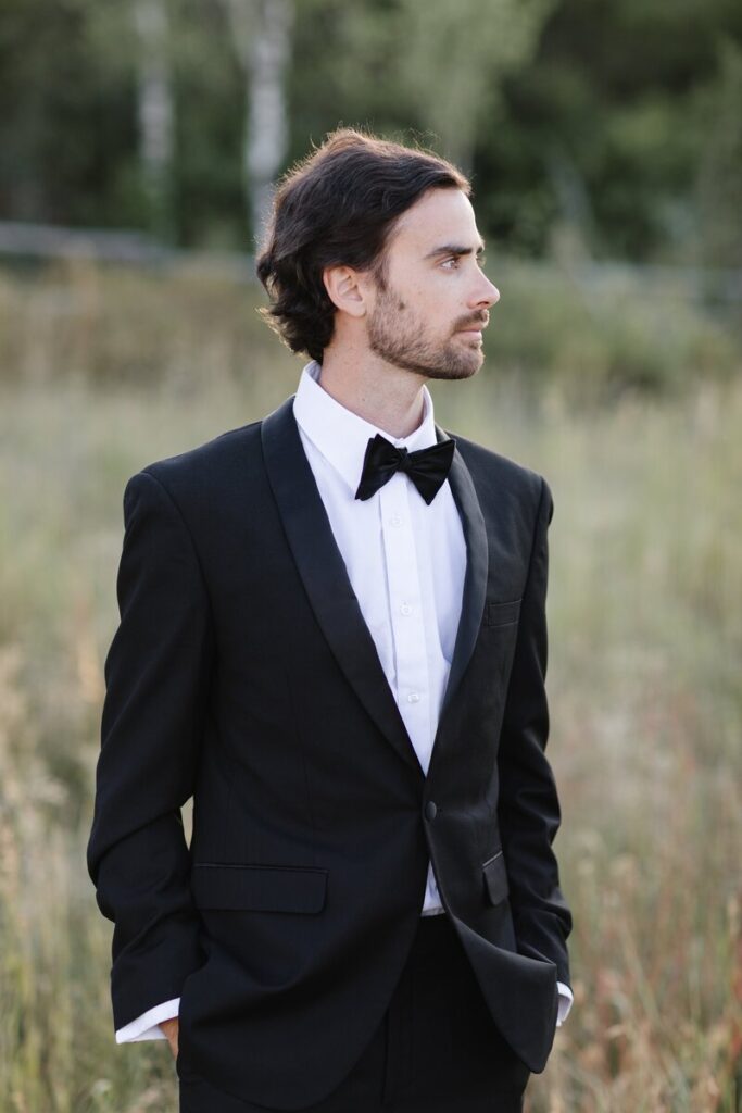 handsome groom - summer wedding ideas