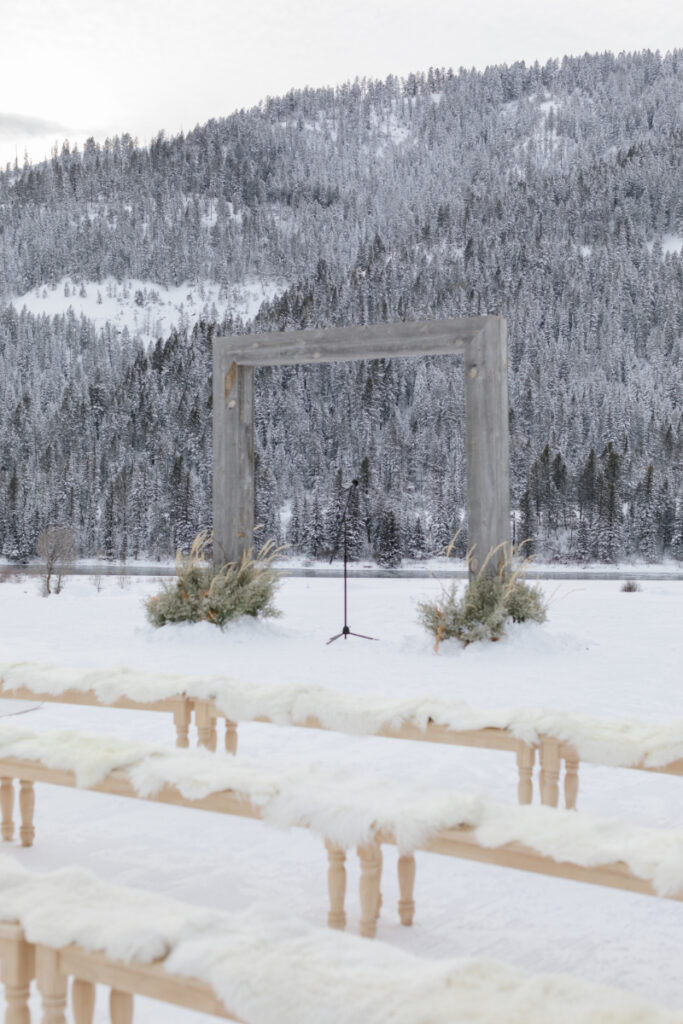 Winter Wyoming wedding locations with mountain views. 
