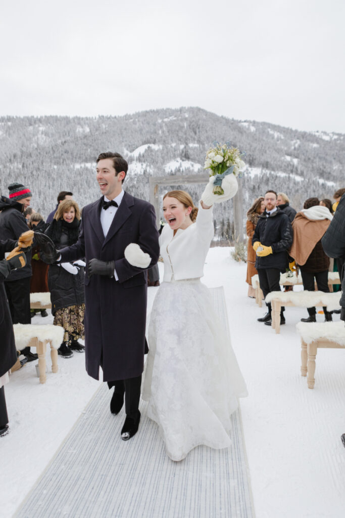 Winter Wyoming wedding locations with mountain views. 